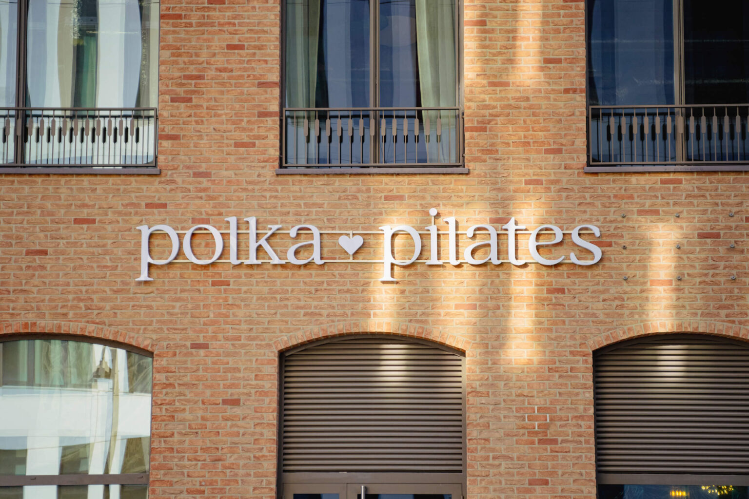 Litery przestrzenne dla studia pilates