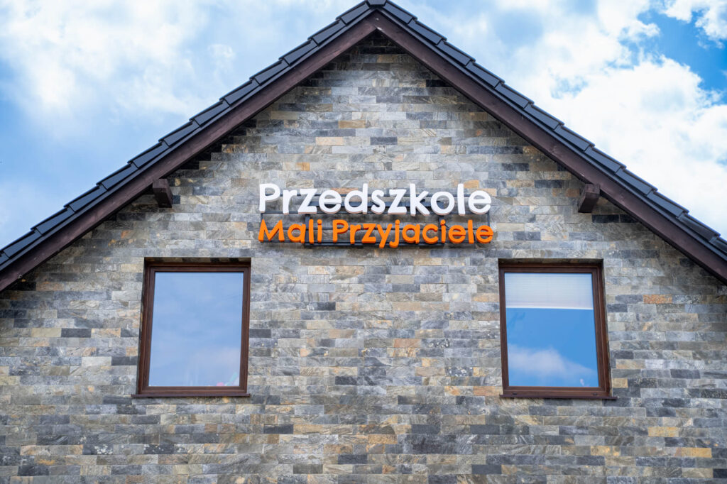 Logo podświetlane dla przedszkola