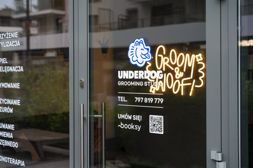 Oznakowanie salonu groomerskiego Underdog w Gdańsku — litery 3D i oklejone witryny